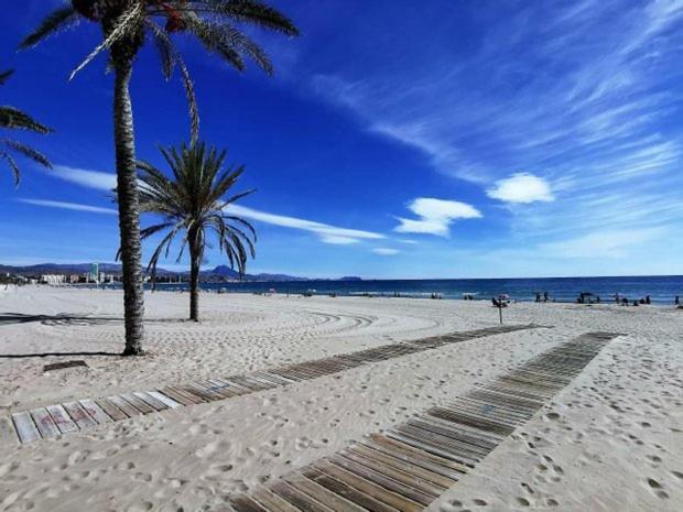 "Campello Beachside Duplex, Coastal Escape, Only 50 Meters From Sea" El Campello Extérieur photo